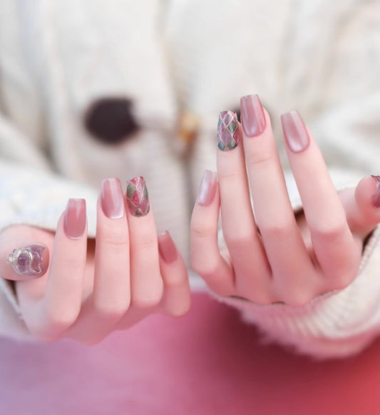 Out-Shine | Creative 3D Gold Serpent Nails, Atmospheric Nail Art