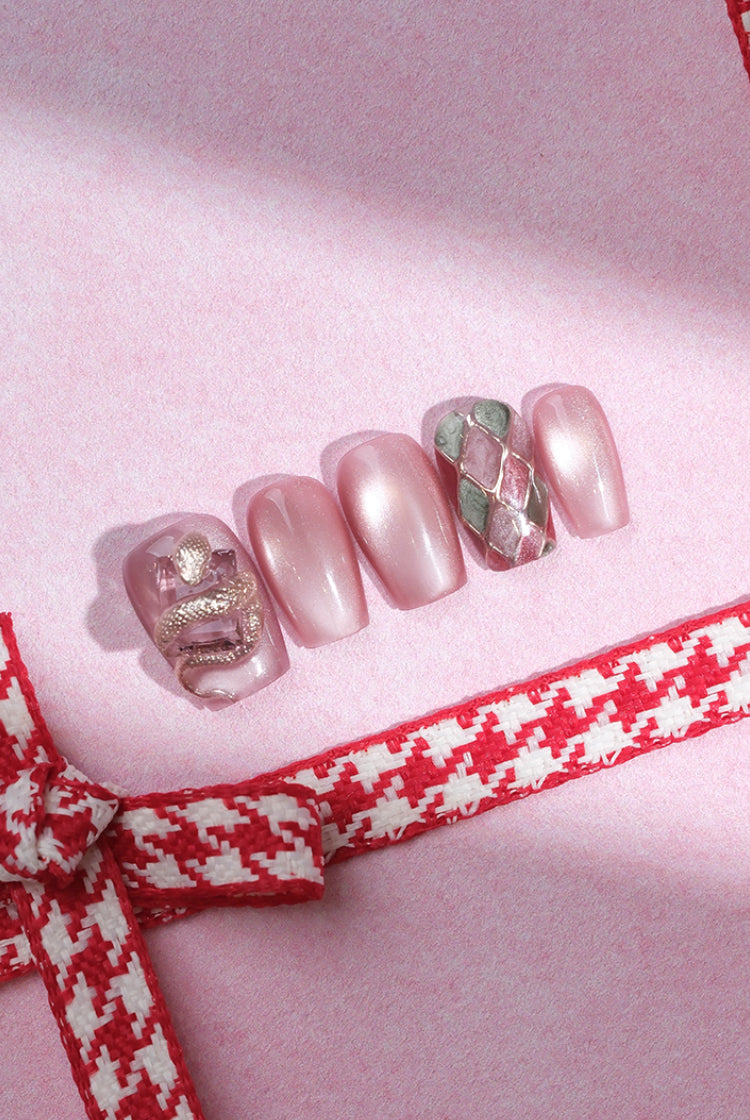 Out-Shine | Creative 3D Gold Serpent Nails, Atmospheric Nail Art