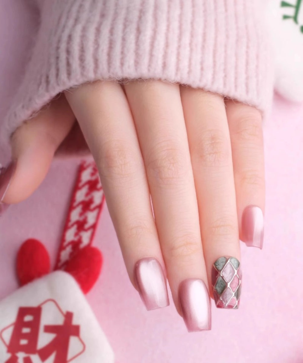 Out-Shine | Creative 3D Gold Serpent Nails, Atmospheric Nail Art