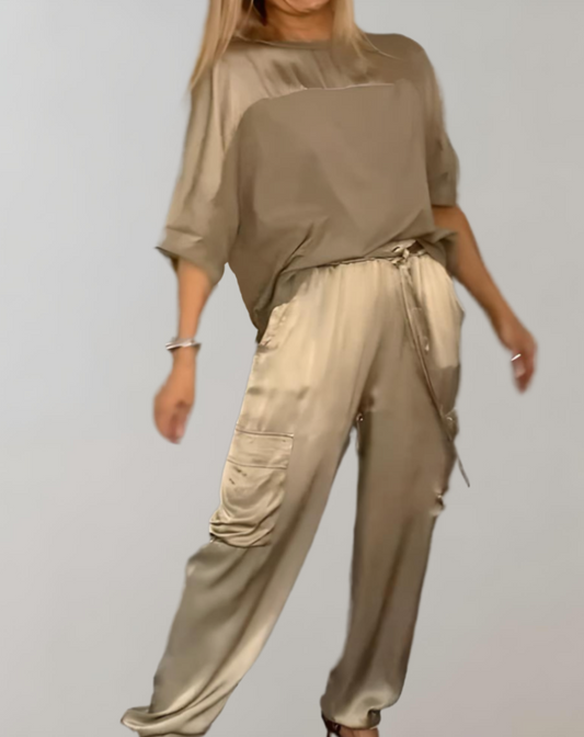 Conjunto Out-Shine | Conjunto de 2 piezas | Elegante top de satén con pantalón cargo de satén