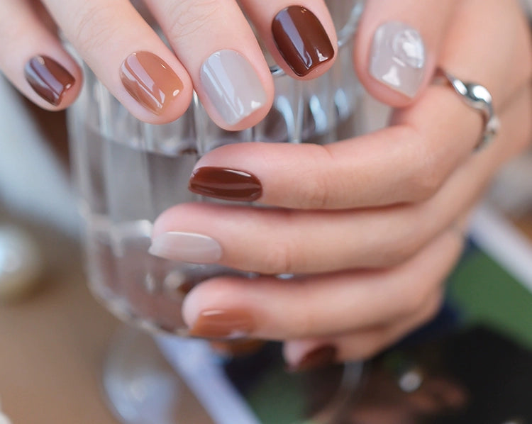 Deslumbra | Uñas de invierno minimalistas, elegantes y de estilo vintage para lucir en cualquier clima