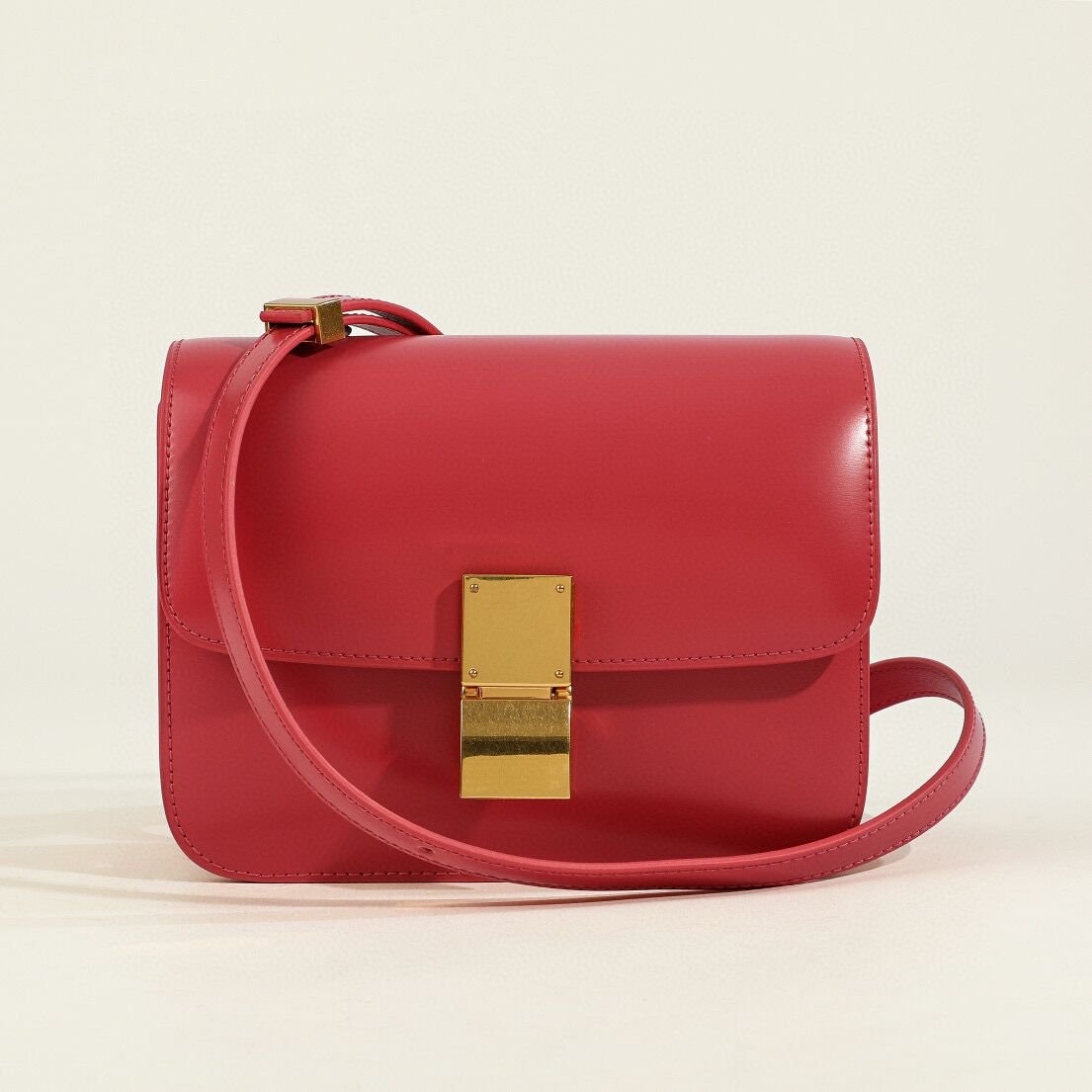 Out-Shine | Classic shoulder bag with flap