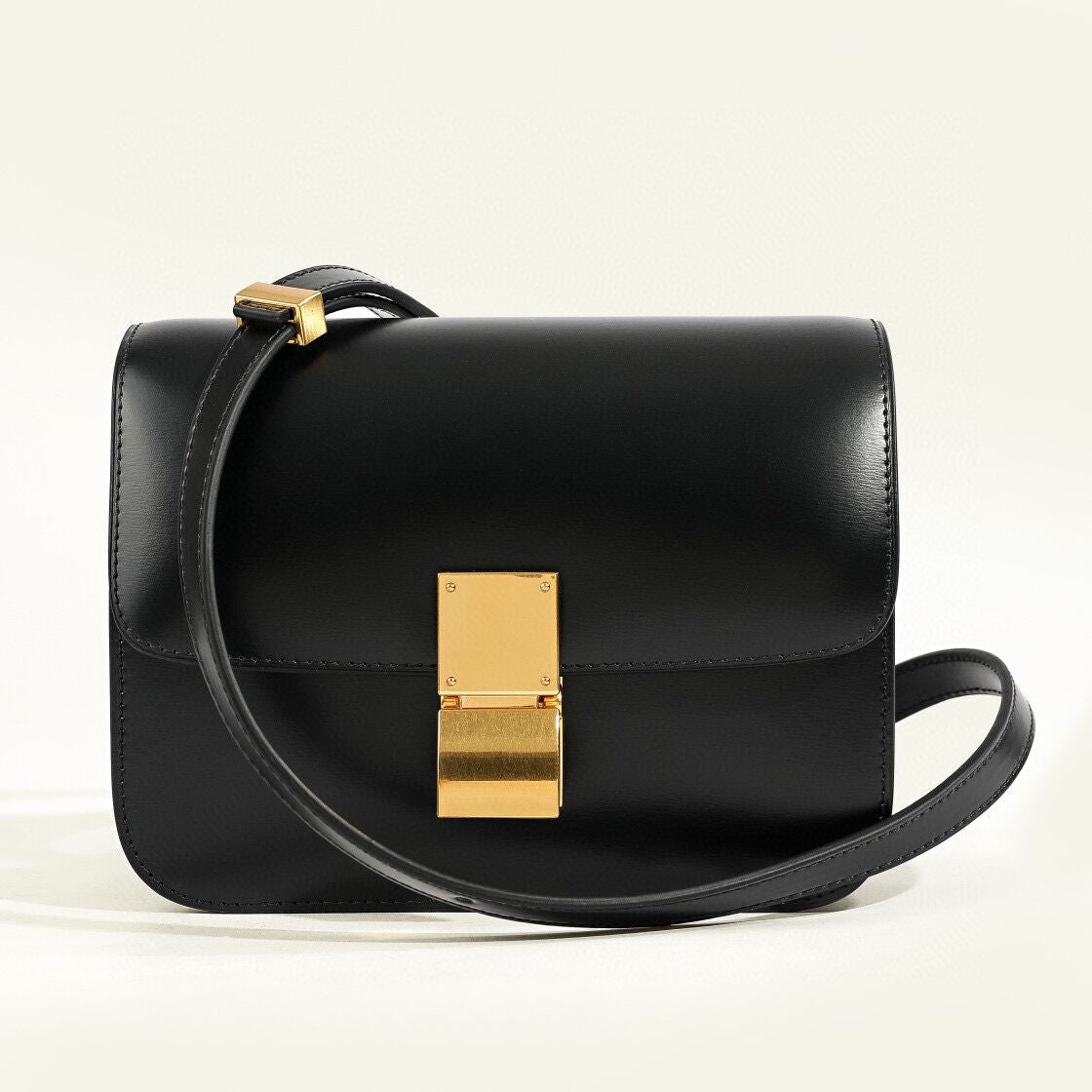 Out-Shine | Classic shoulder bag with flap