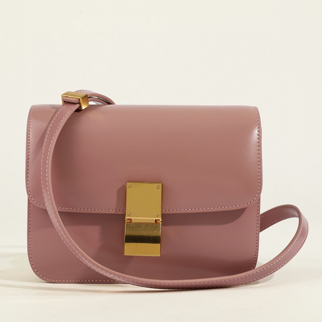 Out-Shine | Classic shoulder bag with flap