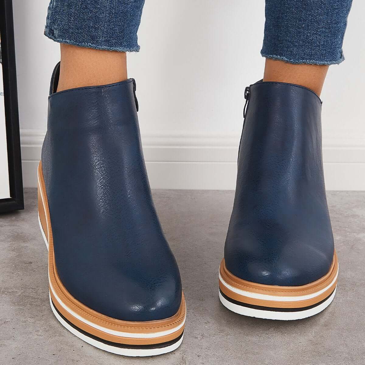 Out-Shine | Stylish ankle boots with zipper and platform