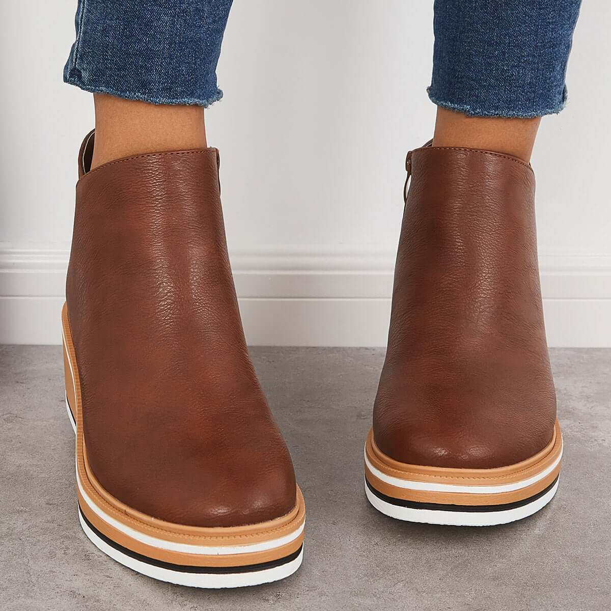Out-Shine | Stylish ankle boots with zipper and platform