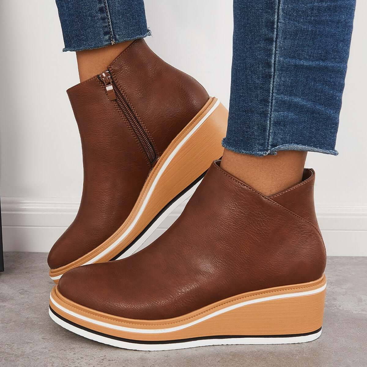 Out-Shine | Stylish ankle boots with zipper and platform