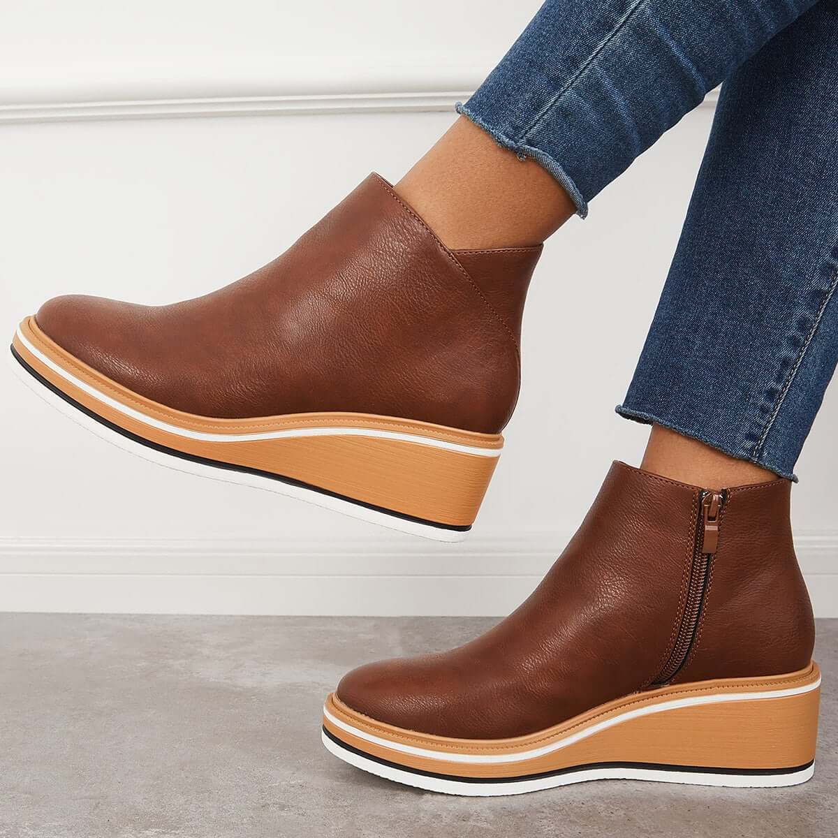 Out-Shine | Stylish ankle boots with zipper and platform