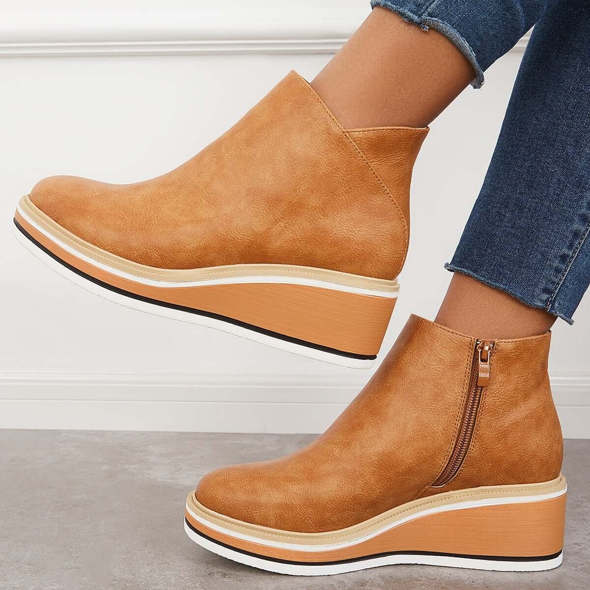 Out-Shine | Stylish ankle boots with zipper and platform