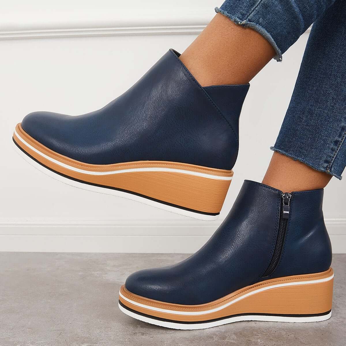 Out-Shine | Stylish ankle boots with zipper and platform