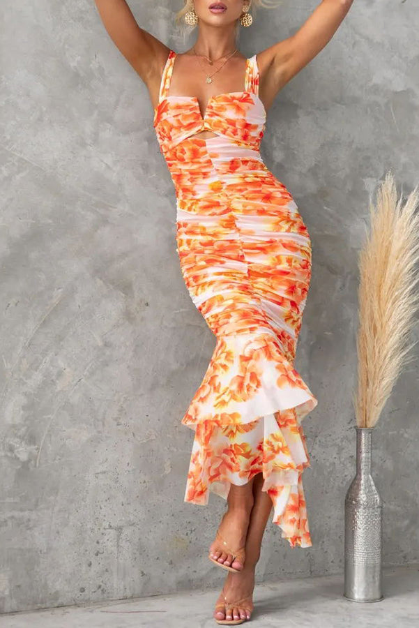 Deslumbra | Vestido largo de encaje fruncido floral con volantes en el bajo