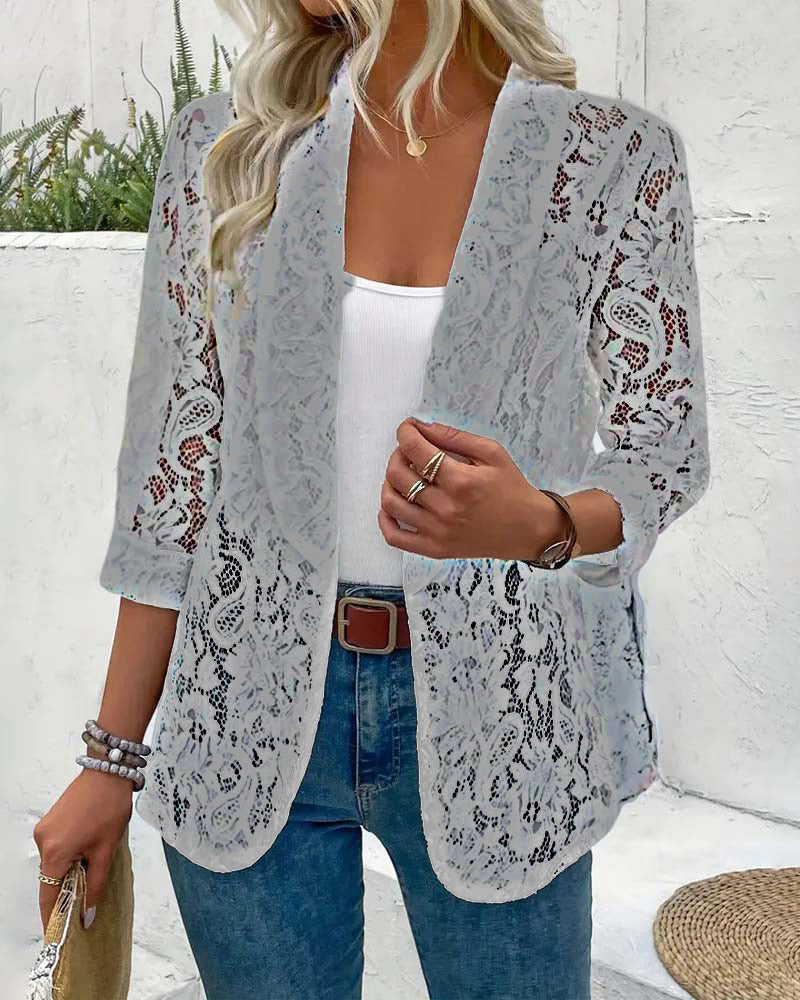 Out-Shine | Black blazer with lace
