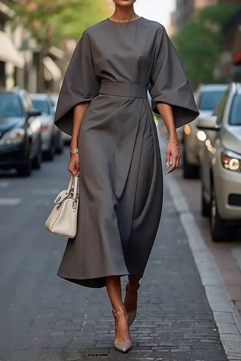 Out-Shine | Black dress with sleeves and belt
