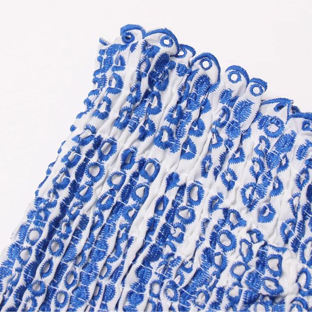 Deslumbra | Minivestido bandeau fruncido con estampado paisley azul