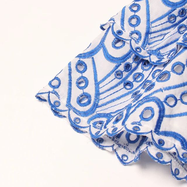 Deslumbra | Minivestido bandeau fruncido con estampado paisley azul