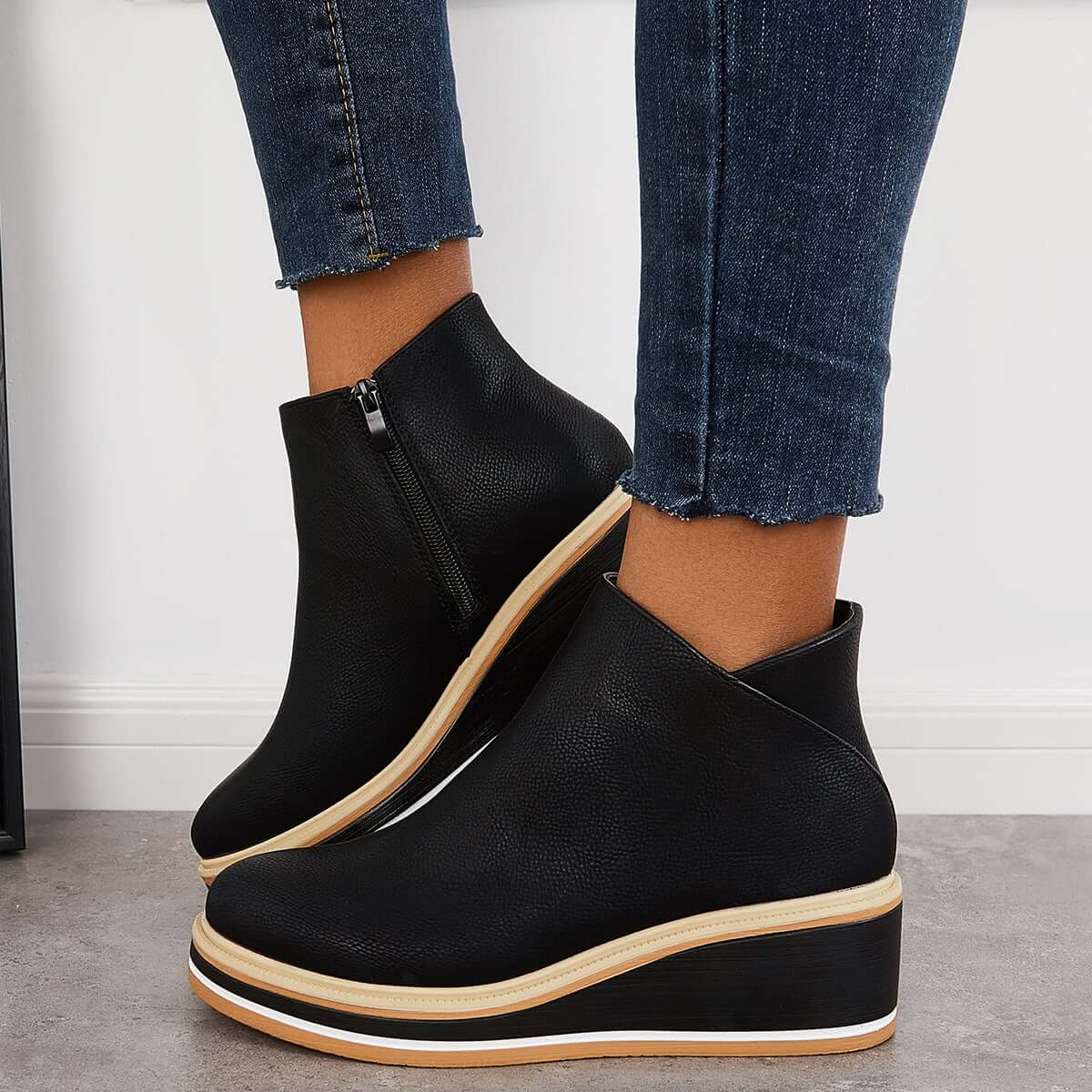 Out-Shine | Stylish ankle boots with zipper and platform