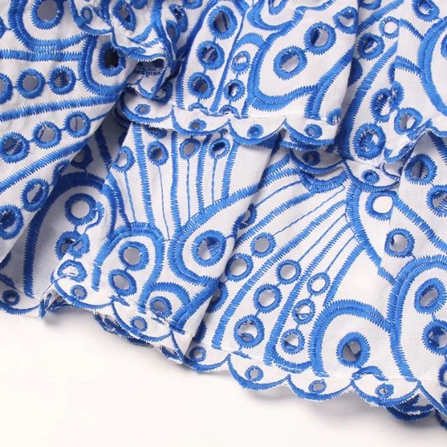 Deslumbra | Minivestido bandeau fruncido con estampado paisley azul