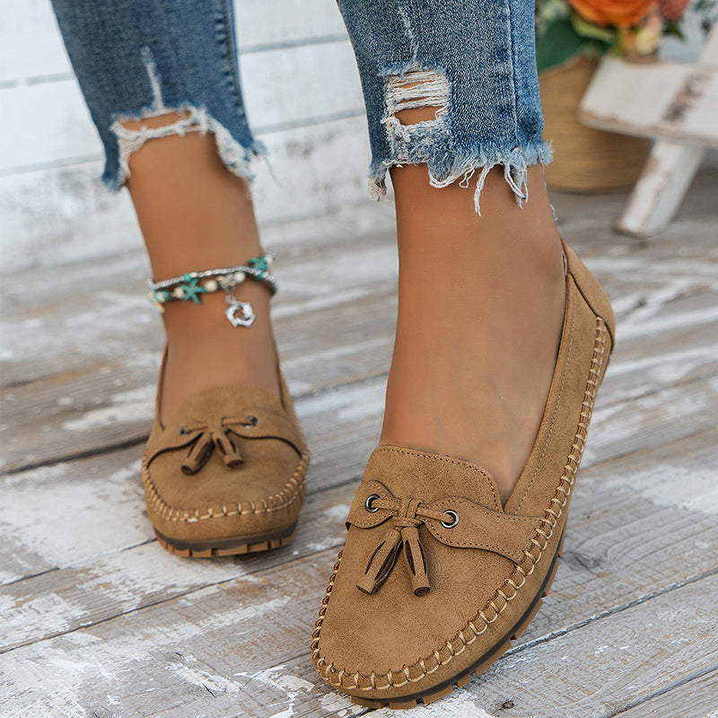 Out-Shine | Classic suede loafer with tassel detail for women