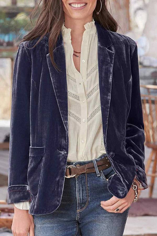 Brillar con luz propia | Blazer de terciopelo de manga larga con un botón 