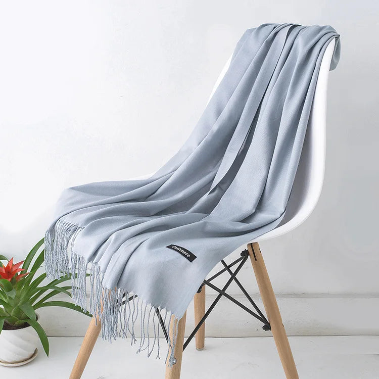 Out-Shine | Black and warm cashmere scarf for women