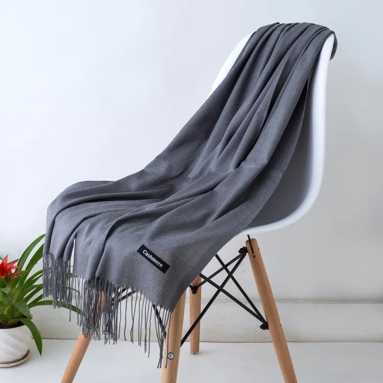 Out-Shine | Black and warm cashmere scarf for women