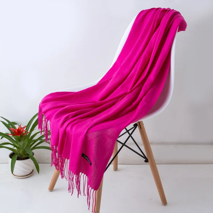 Out-Shine | Black and warm cashmere scarf for women