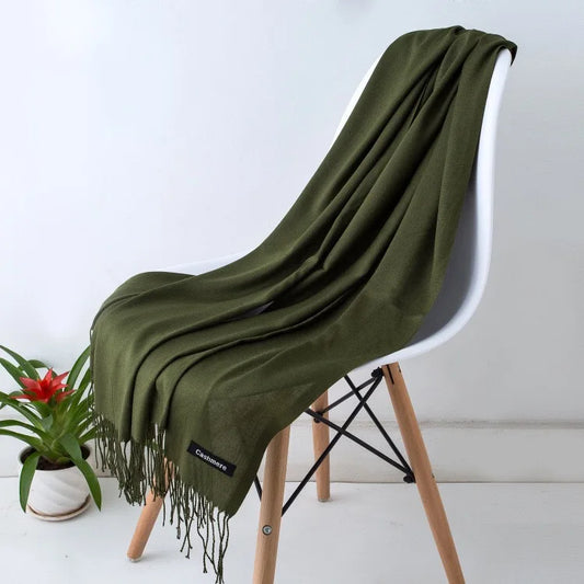 Out-Shine | Black and warm cashmere scarf for women