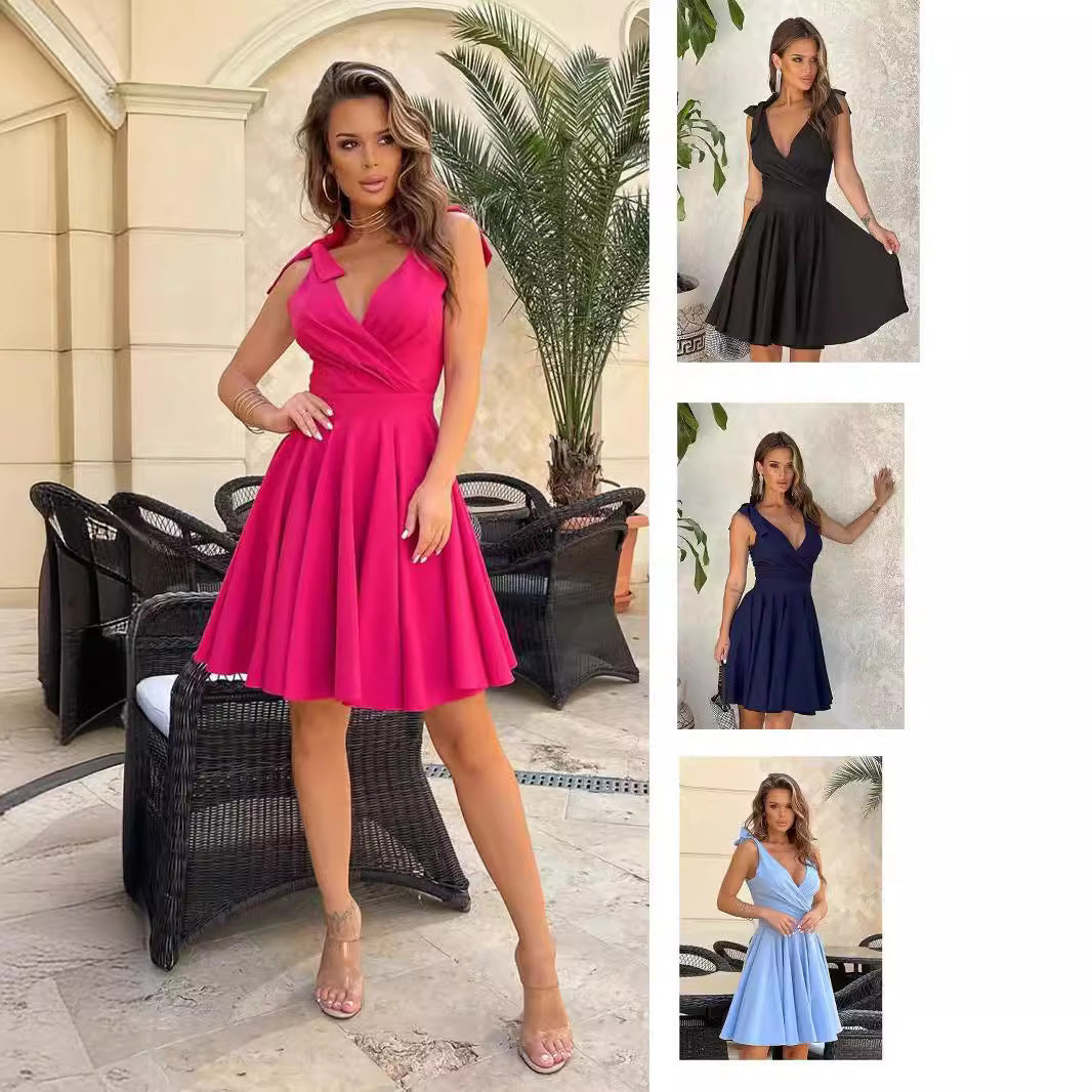 Deslumbra | Minivestido sin mangas de color liso con escote en V profundo 