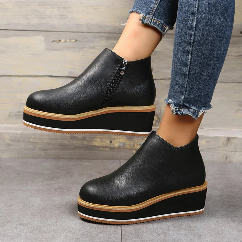 Out-Shine | Stylish ankle boots with zipper and platform