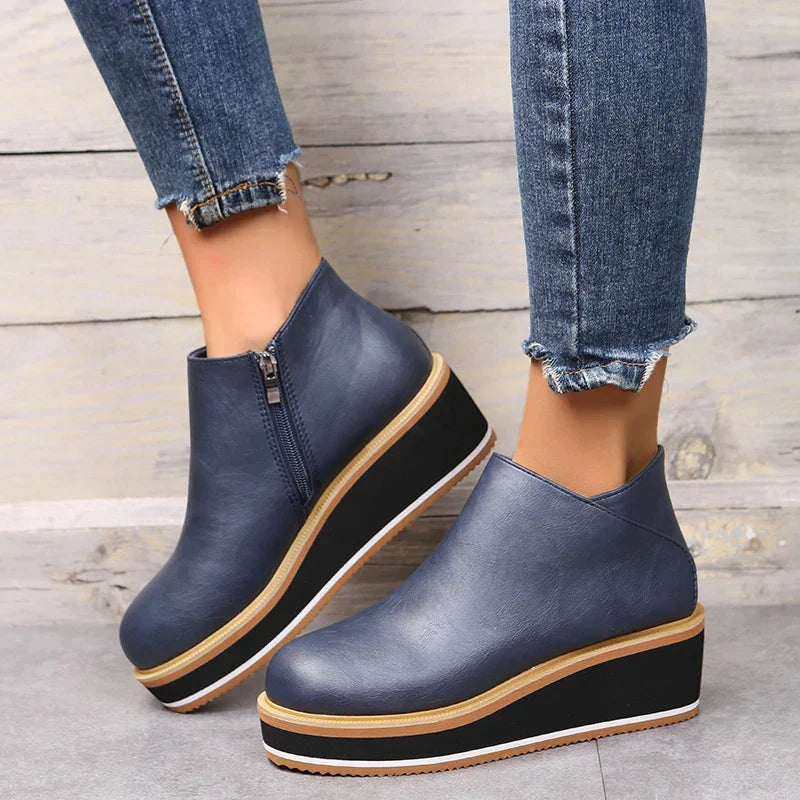 Out-Shine | Stylish ankle boots with zipper and platform