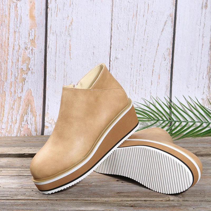 Out-Shine | Stylish ankle boots with zipper and platform