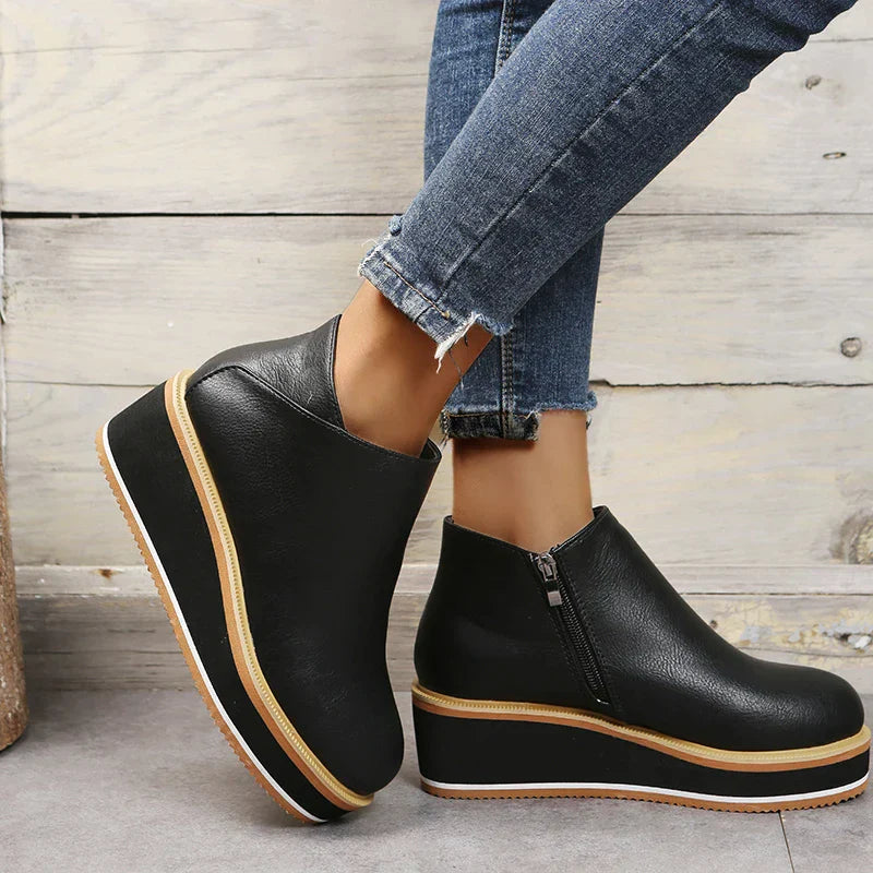 Out-Shine | Stylish ankle boots with zipper and platform