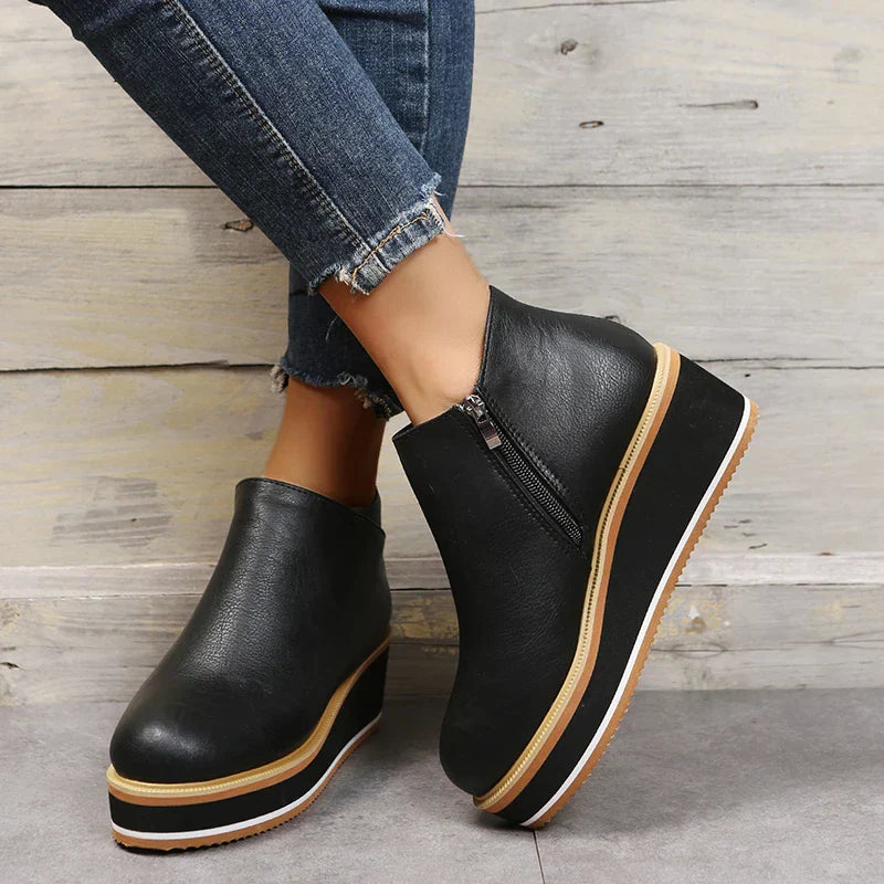 Out-Shine | Stylish ankle boots with zipper and platform