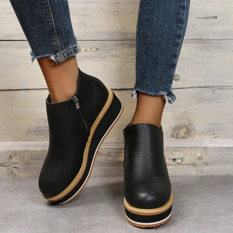 Out-Shine | Stylish ankle boots with zipper and platform