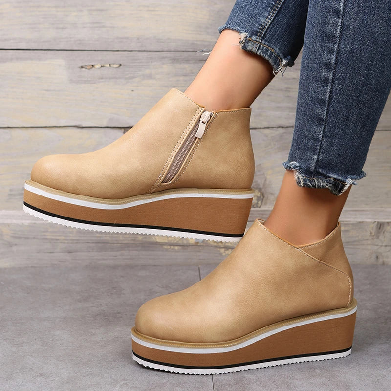 Out-Shine | Stylish ankle boots with zipper and platform