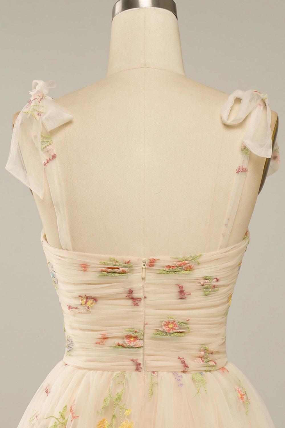 Deslumbra | Vestido de baile de tul bordado de alta calidad