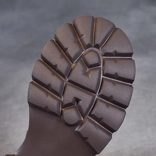 Brilla con luz propia | Botas ortopédicas de cuero